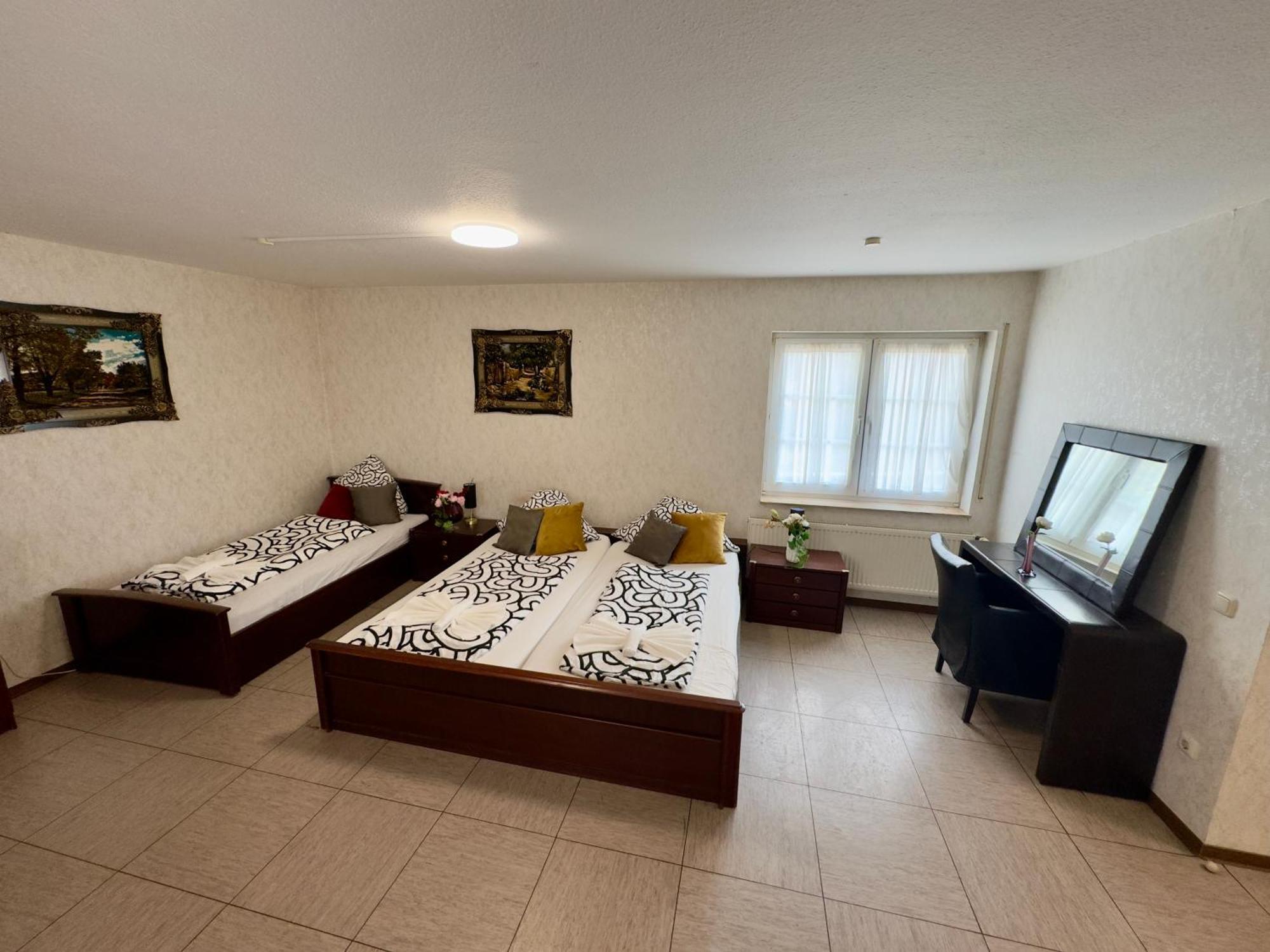 Hotel Moji 3 Landhaus Koeln Линдлар Экстерьер фото